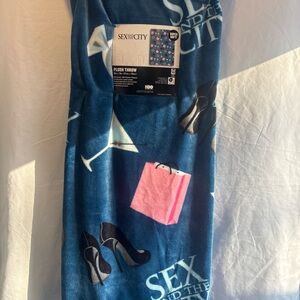 Brand New HBO Sex And The City Blue Plush Throw Blanket 50" x 70" NWT